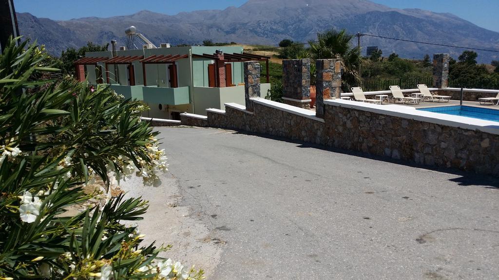 Elia Meronas Exterior photo